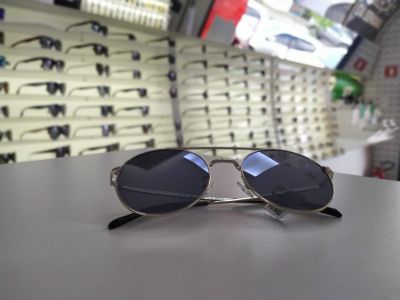Óculos De Sol Modelo Redondo c/ Acabamento Em Metal