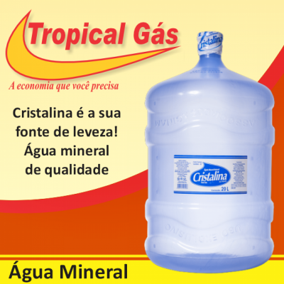 Agua mineral cristalina